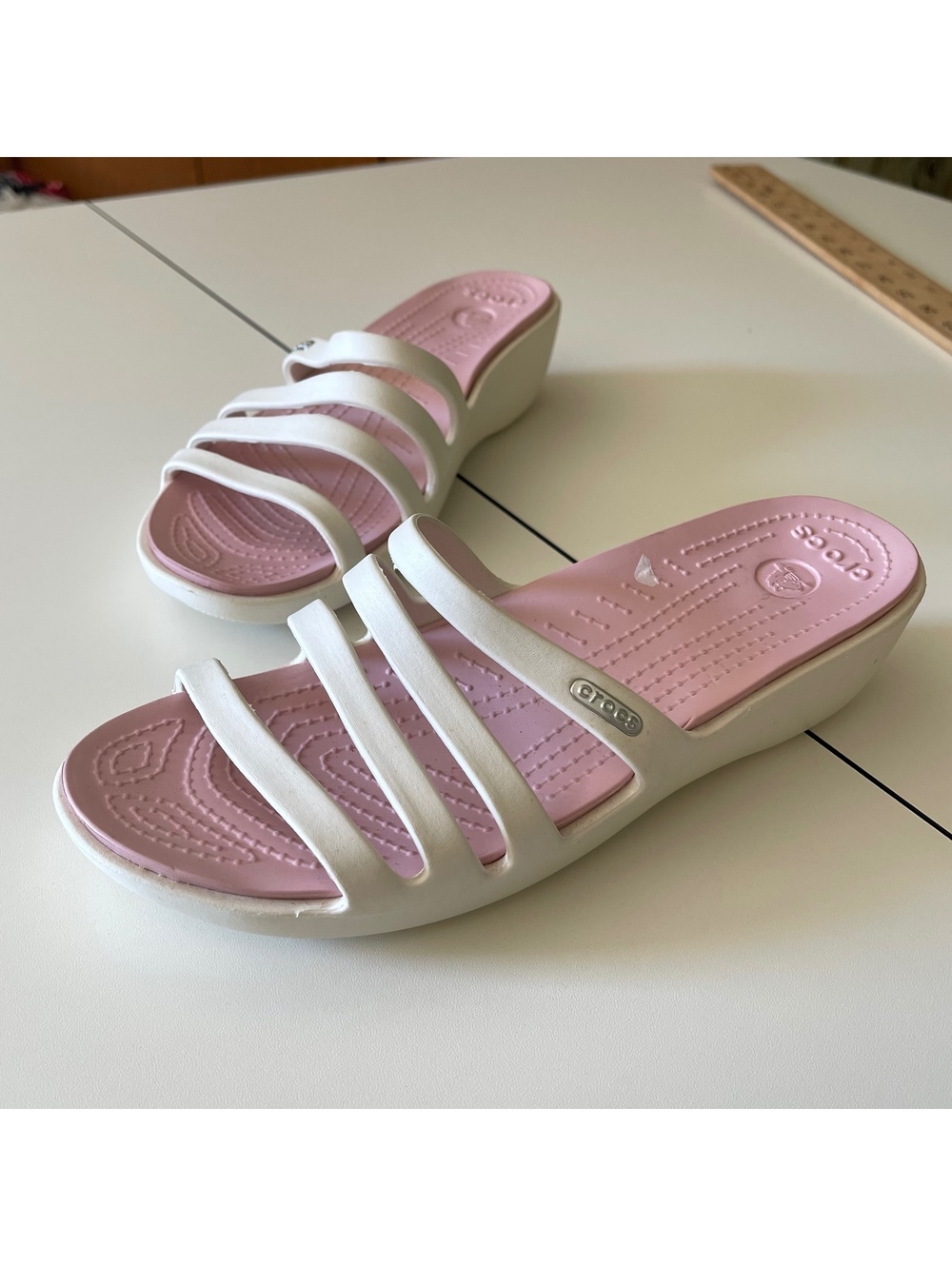 Crocs Women's Size 9 Wedge Sandals